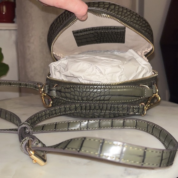 Designer Snakeskin Handbag - Picture 9 of 12